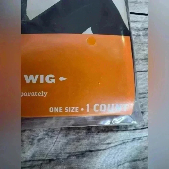 Adult long and sleek wig - Picture 2 of 3